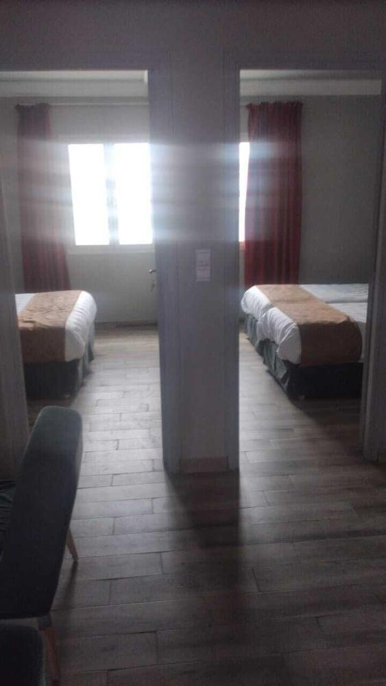 Hamilton & Aparthotel